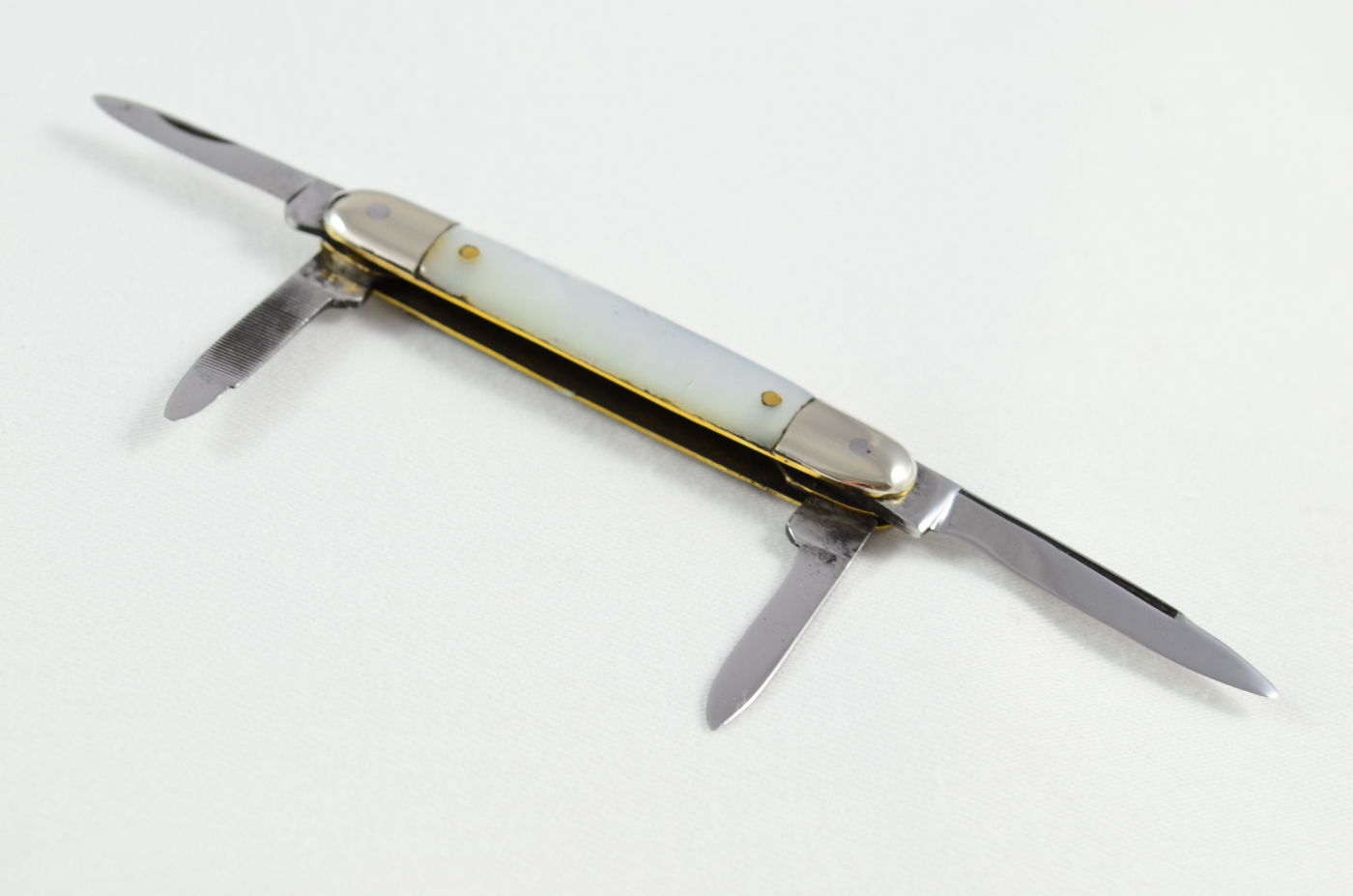Antique 4 Bladed Sheffield Mother Of Pearl Handled Pen Knife
