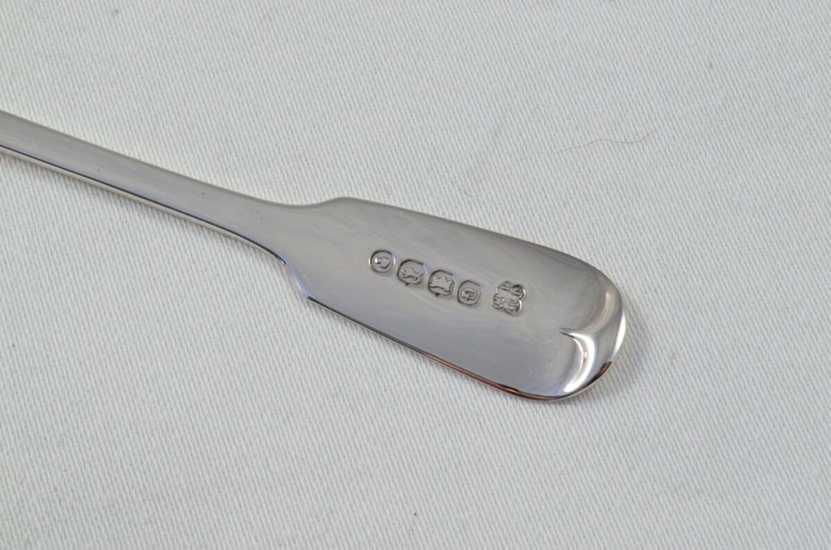 Exeter Solid Silver Antique Christening Spoon - Old English Fiddle Pattern - Made in 1863 - Presentation Case - Image 3
