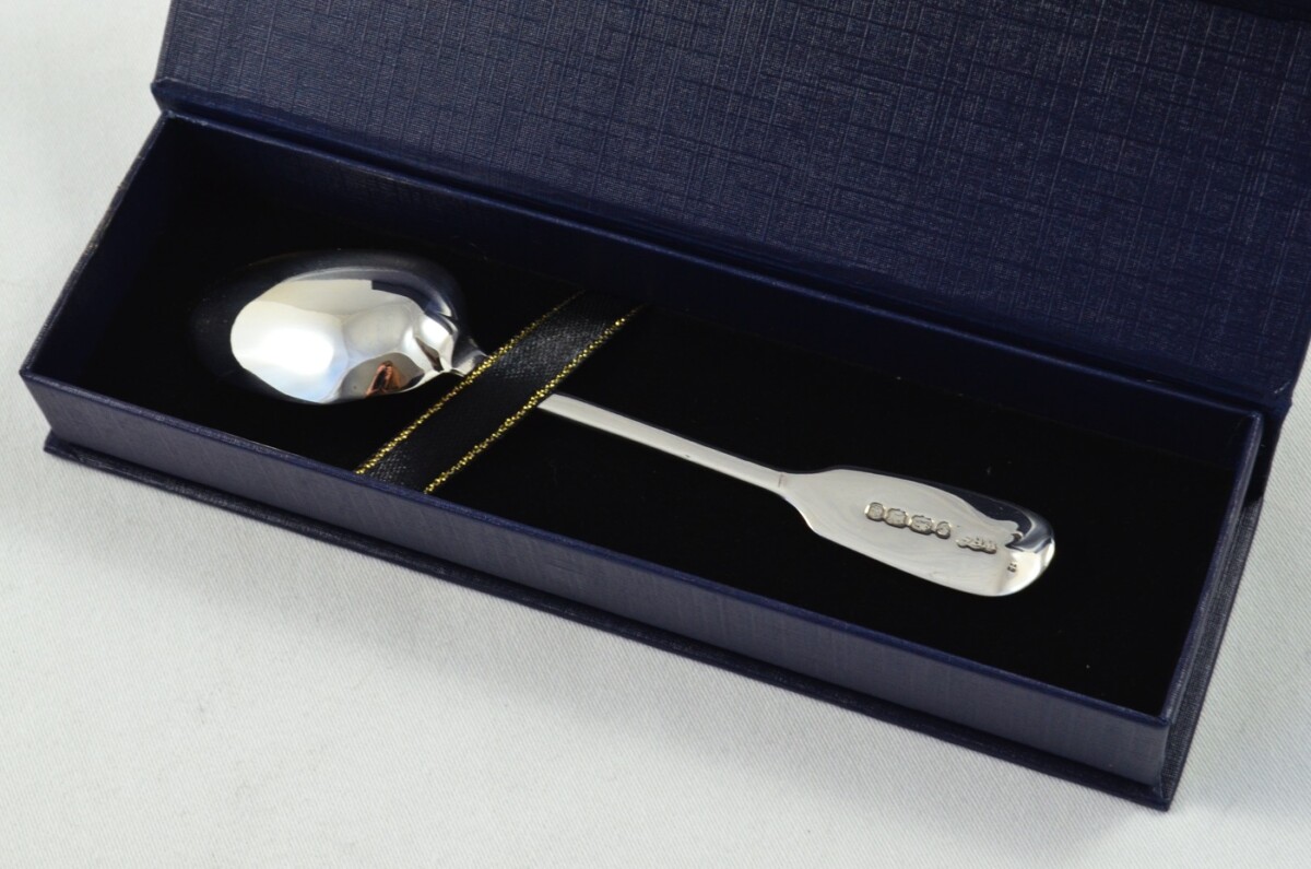 Exeter Solid Silver Antique Christening Spoon - Old English Fiddle Pattern - Made in 1850 - Presentation Case - Image 2