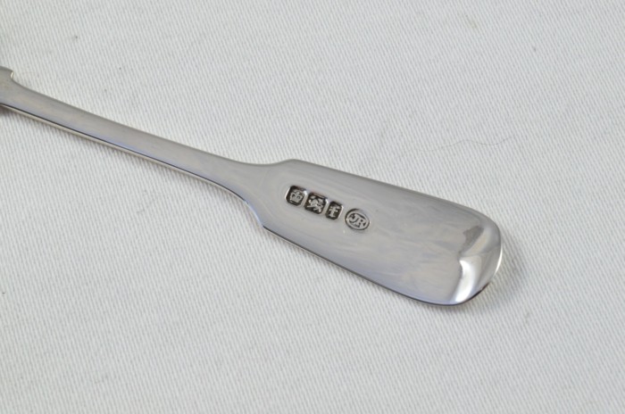 Superb Sheffield Solid Silver Antique Christening Spoon - Old English Fiddle Pattern - Made in 1898 - Presentation Case - Image 3