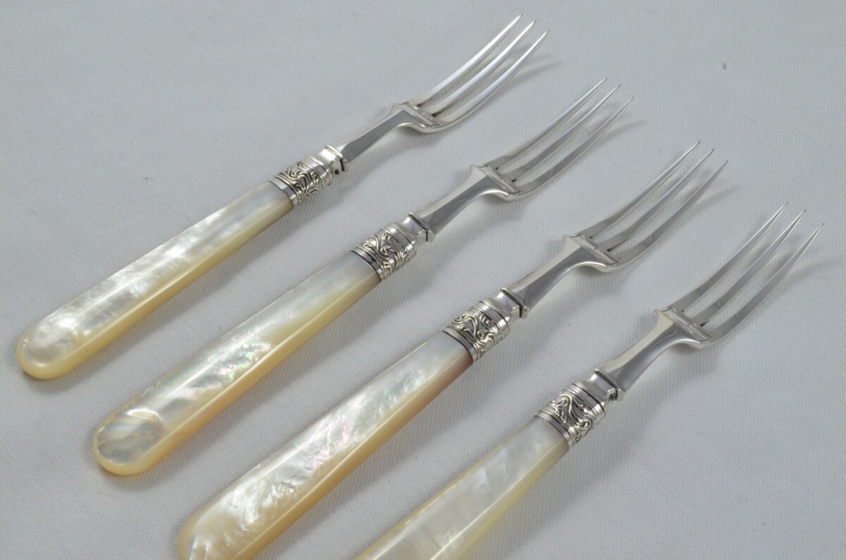Mappin & Webb Set of 4 Solid Silver Knives & Forks with Mother Of Pearl Handles 1912 - Image 2