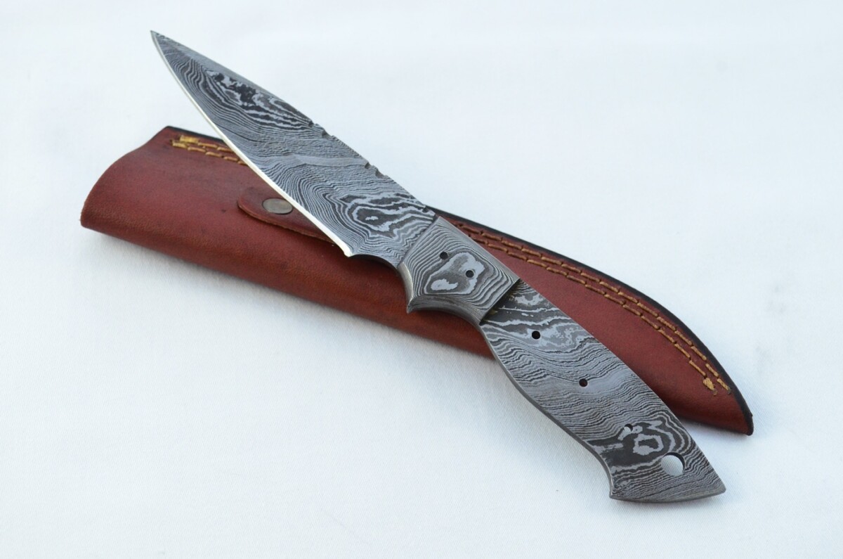 Knife Making Kit! Damascus Steel Hunting/Bushcraft Knife Buffalo Scales Unbelievable Piece Pristine inc Leather Sheath - Image 2