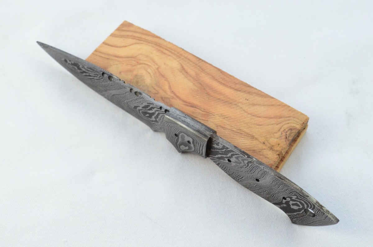 Knife Making Kit! Damascus Steel Hunting/Bushcraft Knife Olive Wood Scales Unbelievable Piece Pristine inc Leather Sheath - Image 5
