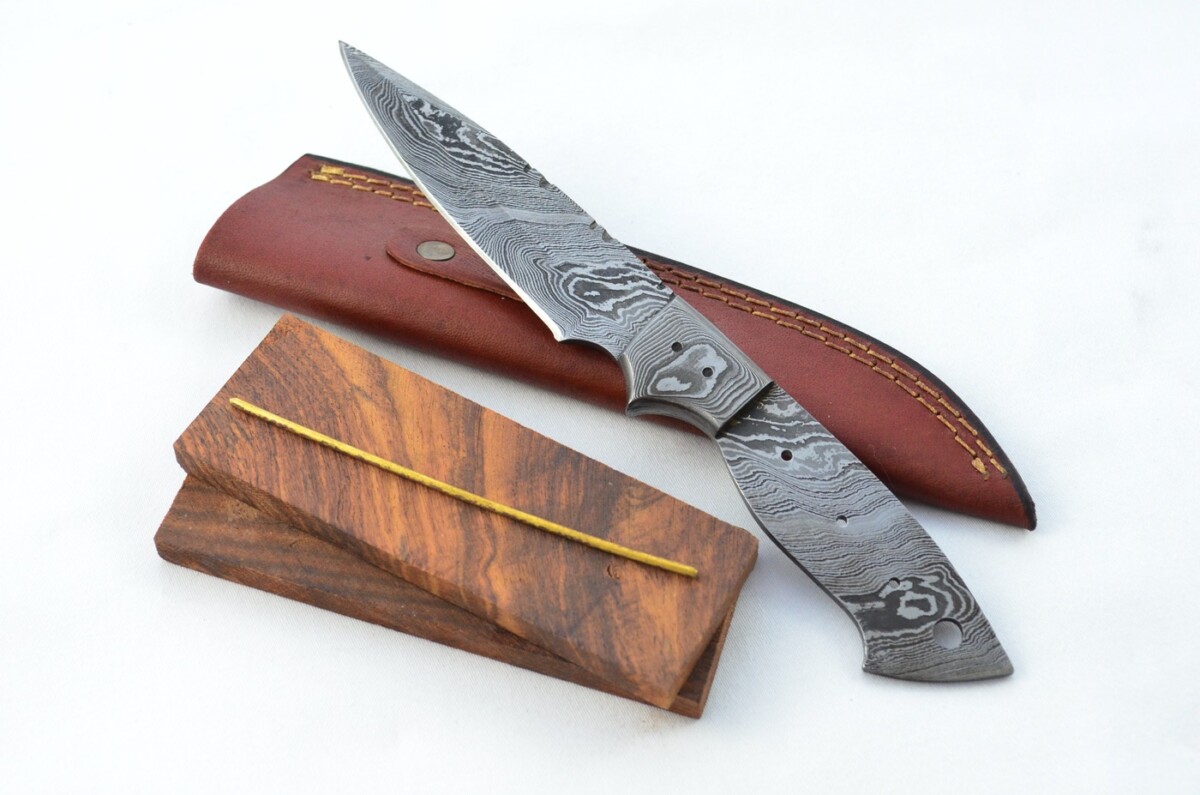 Knife Making Kit! Damascus Steel Hunting/Bushcraft Knife Rosewood Scales Unbelievable Piece Pristine inc Leather Sheath