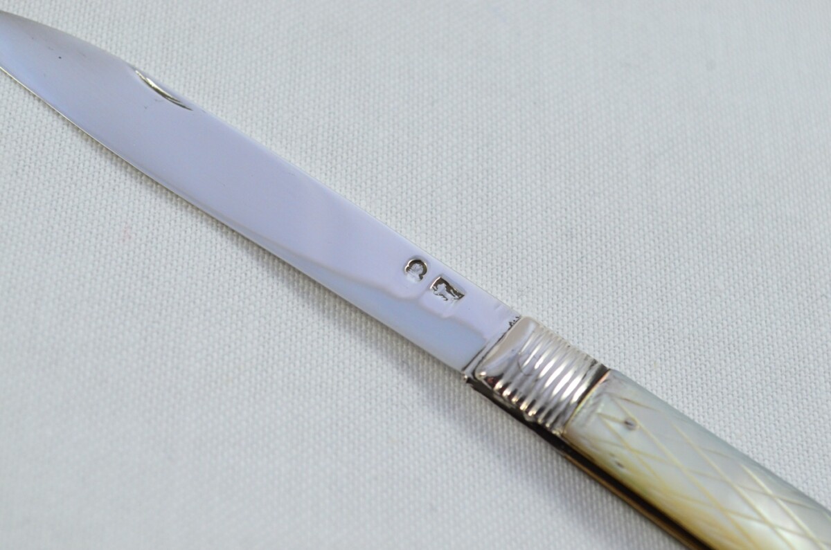 2 Piece Travelling Knife and Fork Set Patterned Pearl Scaled C.1800 - Image 6