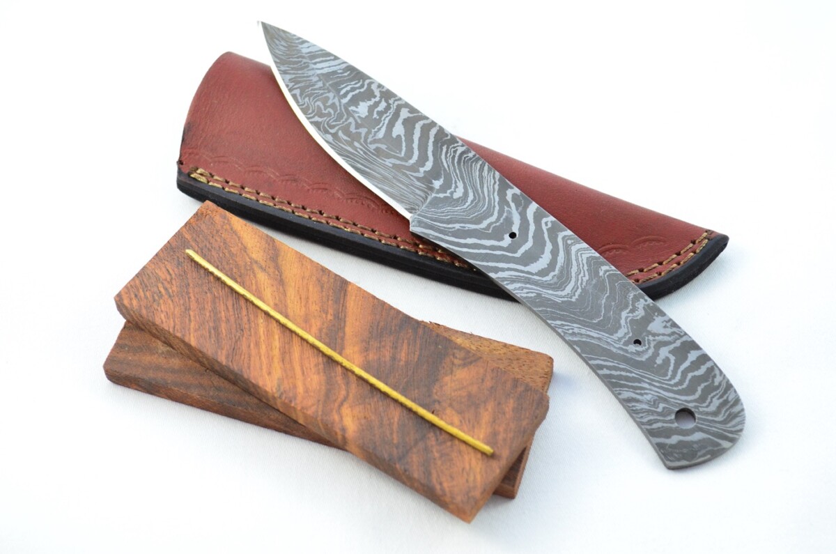Knife Making Kit! Damascus Steel Hunting/Bushcraft/Skinning Knife Rosewood Scales Unbelievable Piece Pristine inc Leather Sheath