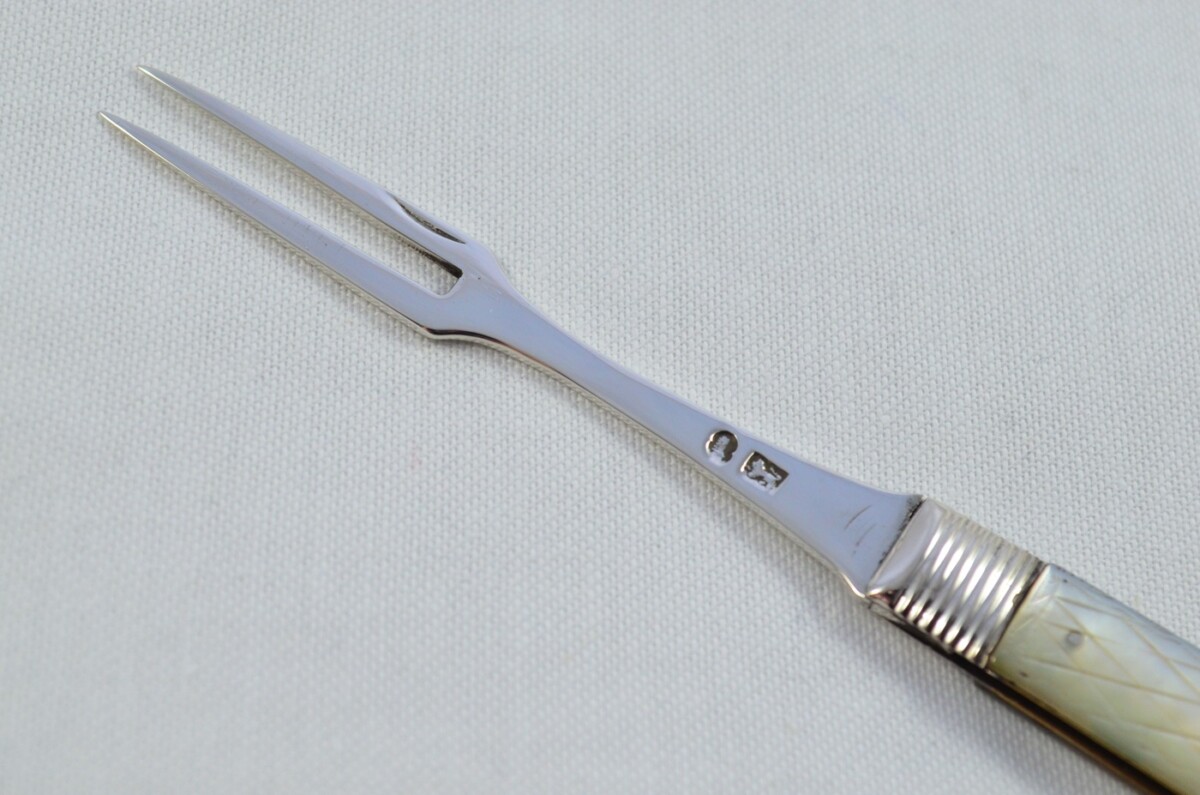 2 Piece Travelling Knife and Fork Set Patterned Pearl Scaled C.1800 - Image 8