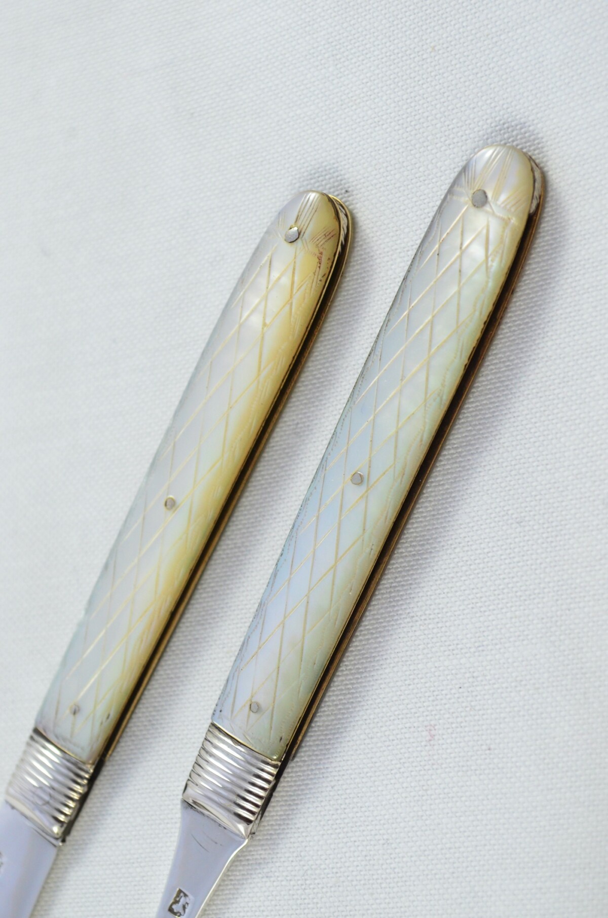 2 Piece Travelling Knife and Fork Set Patterned Pearl Scaled C.1800 - Image 3
