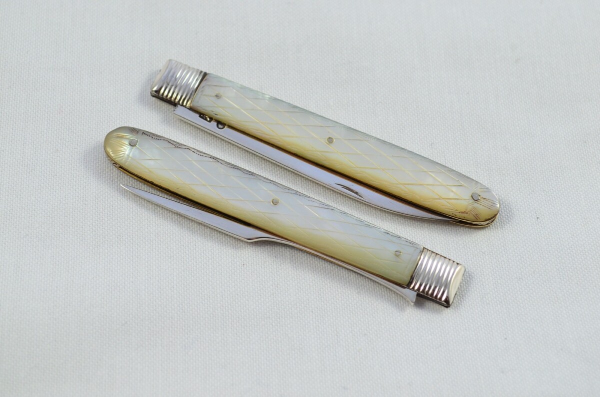 2 Piece Travelling Knife and Fork Set Patterned Pearl Scaled C.1800 - Image 9