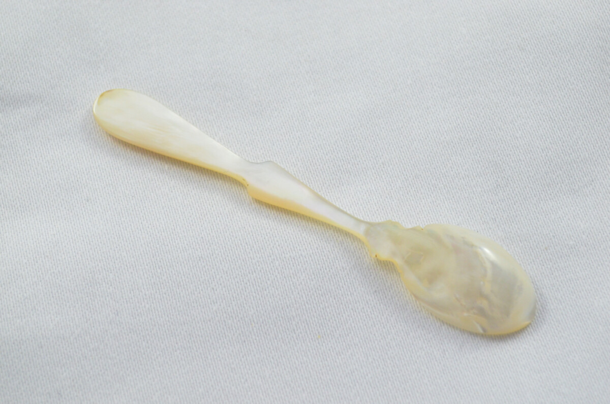 Lovely RARE Hand Carved Mother of Pearl Spoon - Image 3