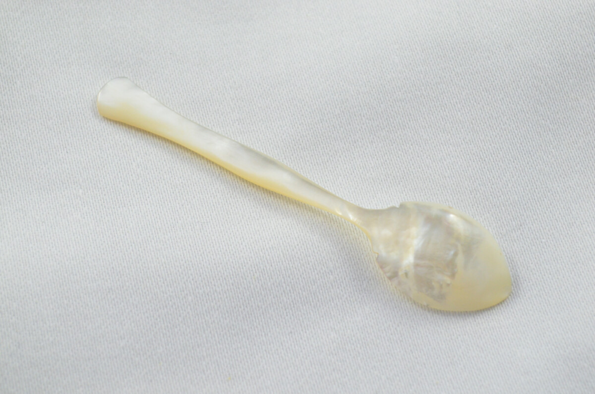 Delicate RARE Hand Carved Pointed Mother of Pearl Spoon - Image 3