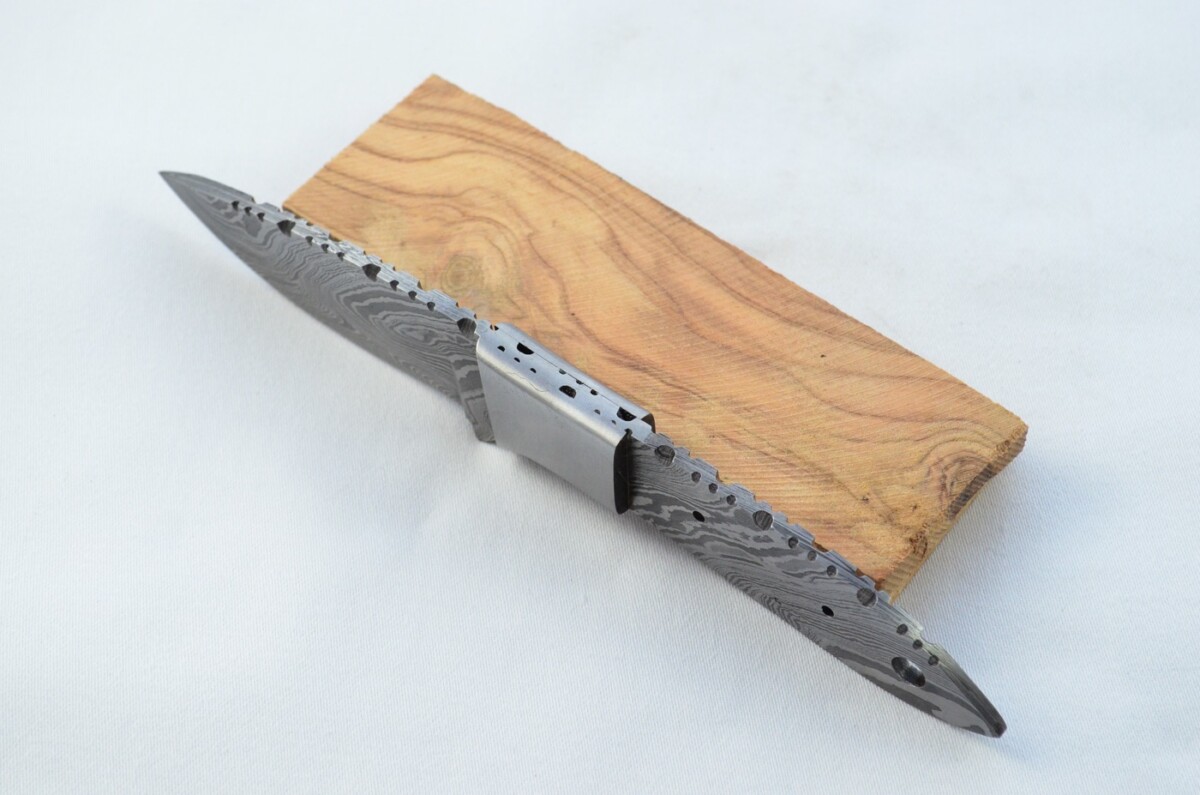 Knife Making Kit! Damascus Steel Small Hunting/Bushcraft/Skinning Knife Olive Wood Scales Unbelievable Piece Pristine inc Leather Sheath - Image 4