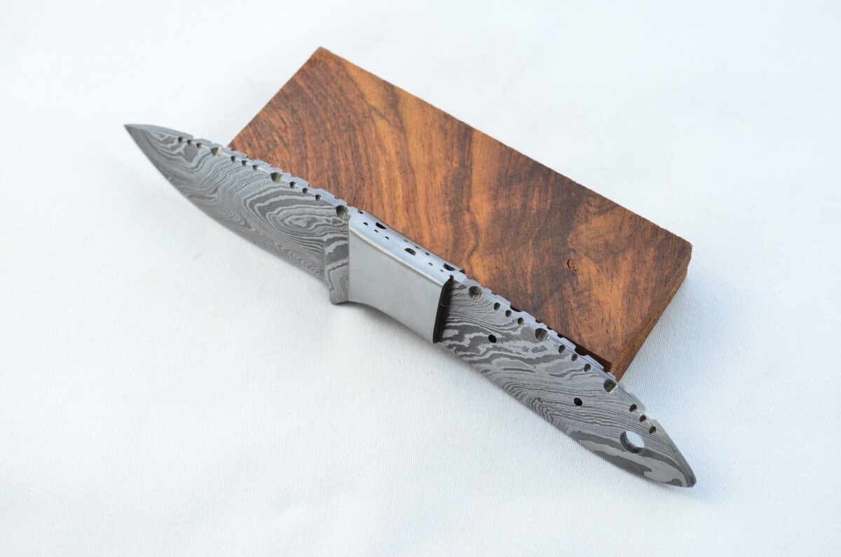 Knife Making Kit! Damascus Steel Small Hunting/Bushcraft/Skinning Knife Rosewood Scales Unbelievable Piece Pristine inc Leather Sheath - Image 2