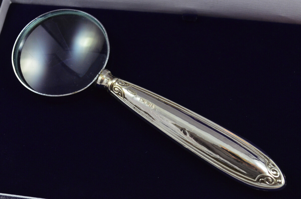 C.W Fletcher Laurel Pattern Sterling Silver Magnifying Glass Sheffield 1918 - Image 2