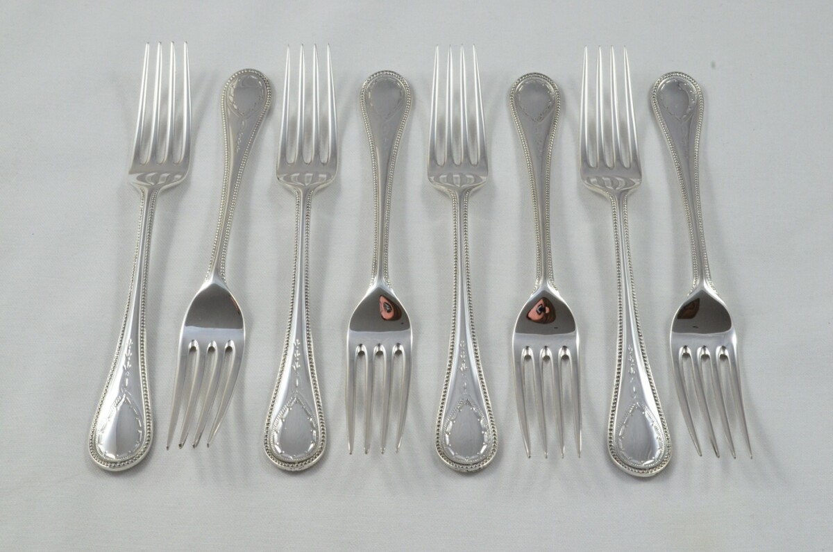 A Hester Bateman Canteen by Robert & Belk - Silver Plated - 64 Pieces - Made in Sheffield, England - Image 3