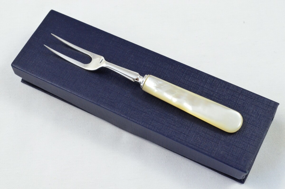 Boxed Solid Silver Mother Of Pearl Handled Olive Fork Sheffield 1896