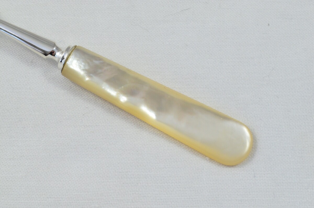 Boxed Solid Silver Mother Of Pearl Handled Olive Fork Sheffield 1896 - Image 3