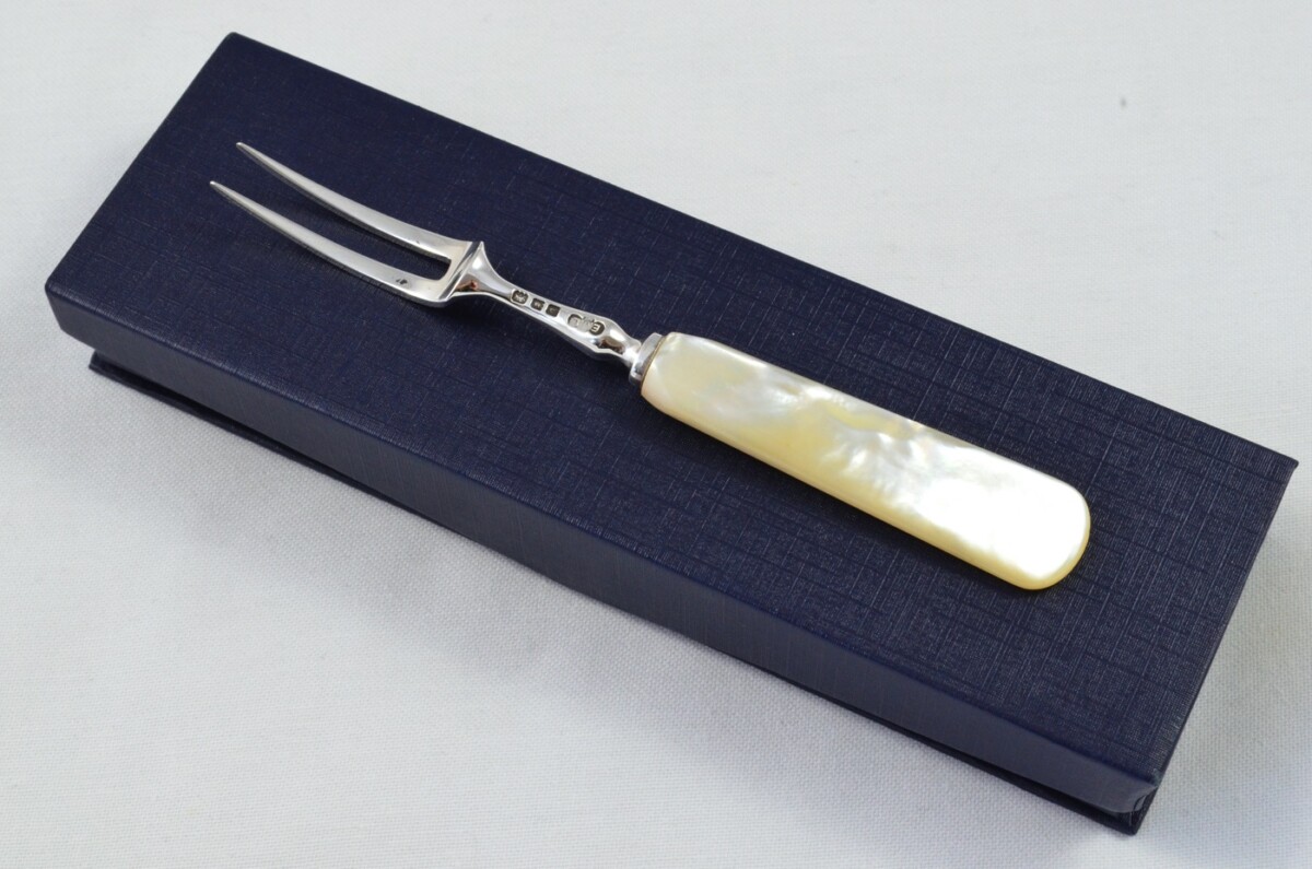 Boxed Solid Silver Mother Of Pearl Handled Olive Fork London 1919