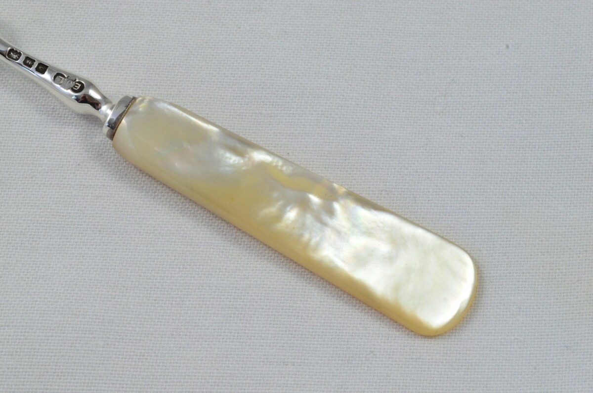 Boxed Solid Silver Mother Of Pearl Handled Olive Fork London 1919 - Image 3