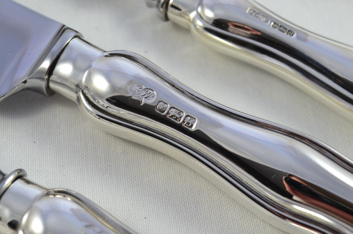 Incredibly RARE Harrods Cased Sterling Silver Handled 3 Piece Carving Set Old Chippendale Pattern 1976 - Image 4