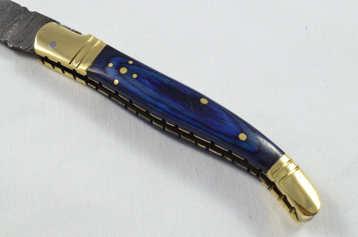A Brand New Laguiole Style Folding / Pen Knife Blue Laminate Wood Scales - Damascus Steel Blade - Image 4