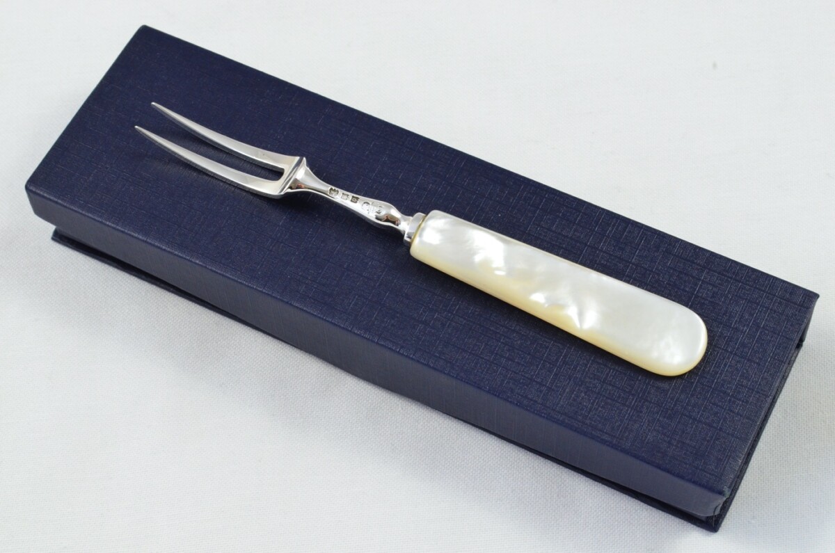 Boxed Solid Silver Mother Of Pearl Handled Olive Fork London 1919