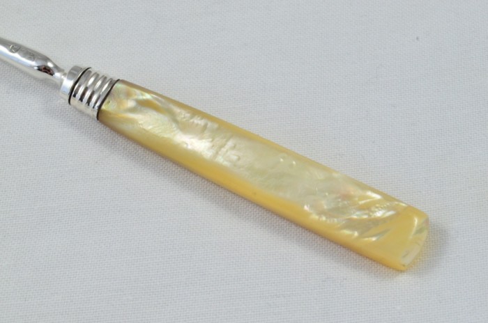 Boxed Solid Silver Mother Of Pearl Handled Olive Fork Sheffield c.1795 - Image 3