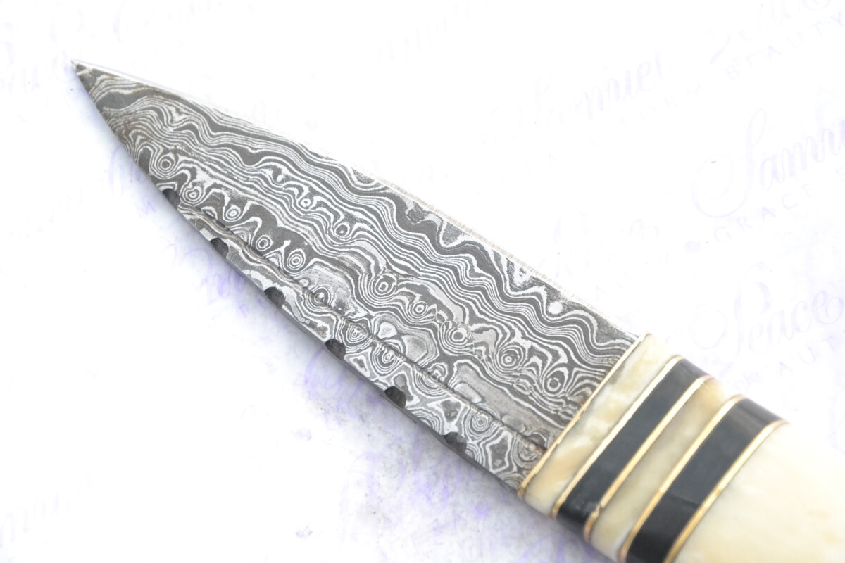 New Fantastic Genuine Camel Bone and Buffalo Handle Sgian Dubh Damascus Steel Made in Sheffield England Superior Sheath inc Presentation box - Image 7