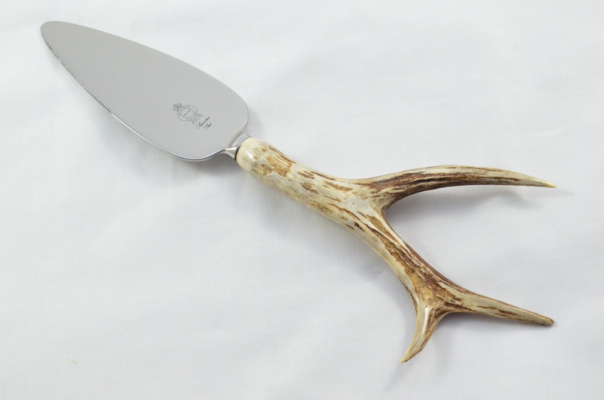 Genuine Roe Deer Stag Horn Antler Handled Pie Cake Gateaux  Knife Made in Sheffield England