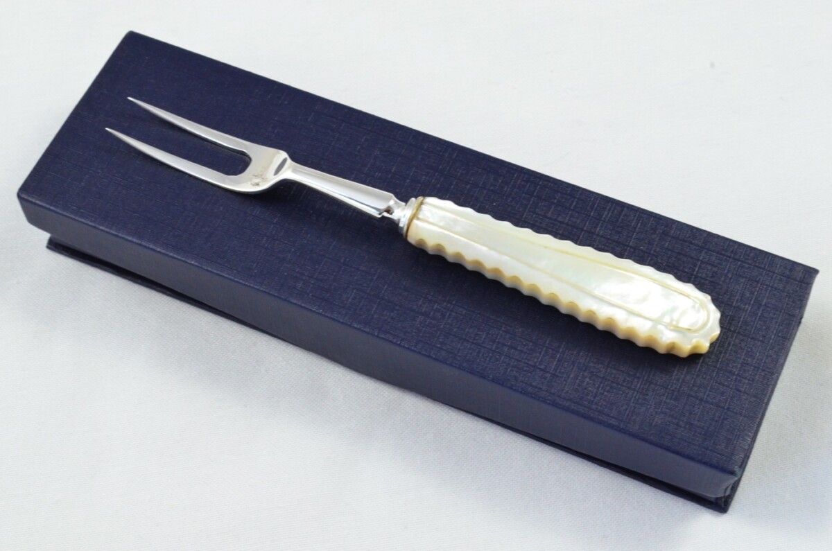 Boxed Solid Silver Mother Of Pearl Handled Olive Fork Sheffield 1896