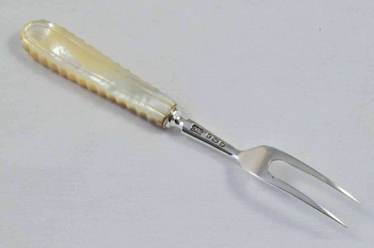 Boxed Solid Silver Mother Of Pearl Handled Olive Fork Sheffield 1896 - Image 5