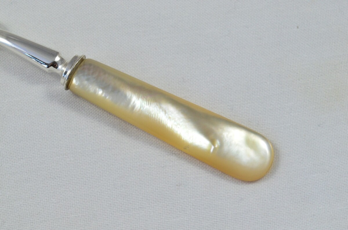 Boxed Solid Silver Mother Of Pearl Handled Olive Fork Sheffield 1909 - Image 3