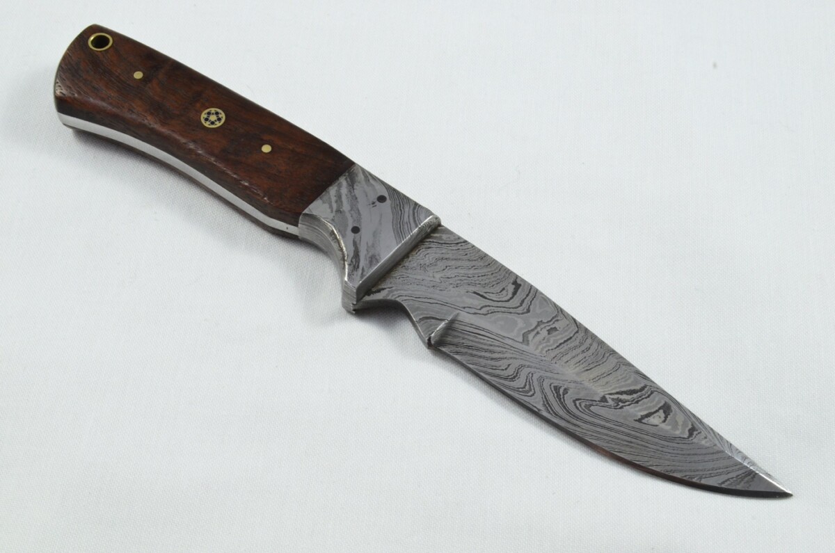 A Brand New Ladder Pattern Damascus Steel Bowie Knife with Bubinga Wood Scales - Image 3