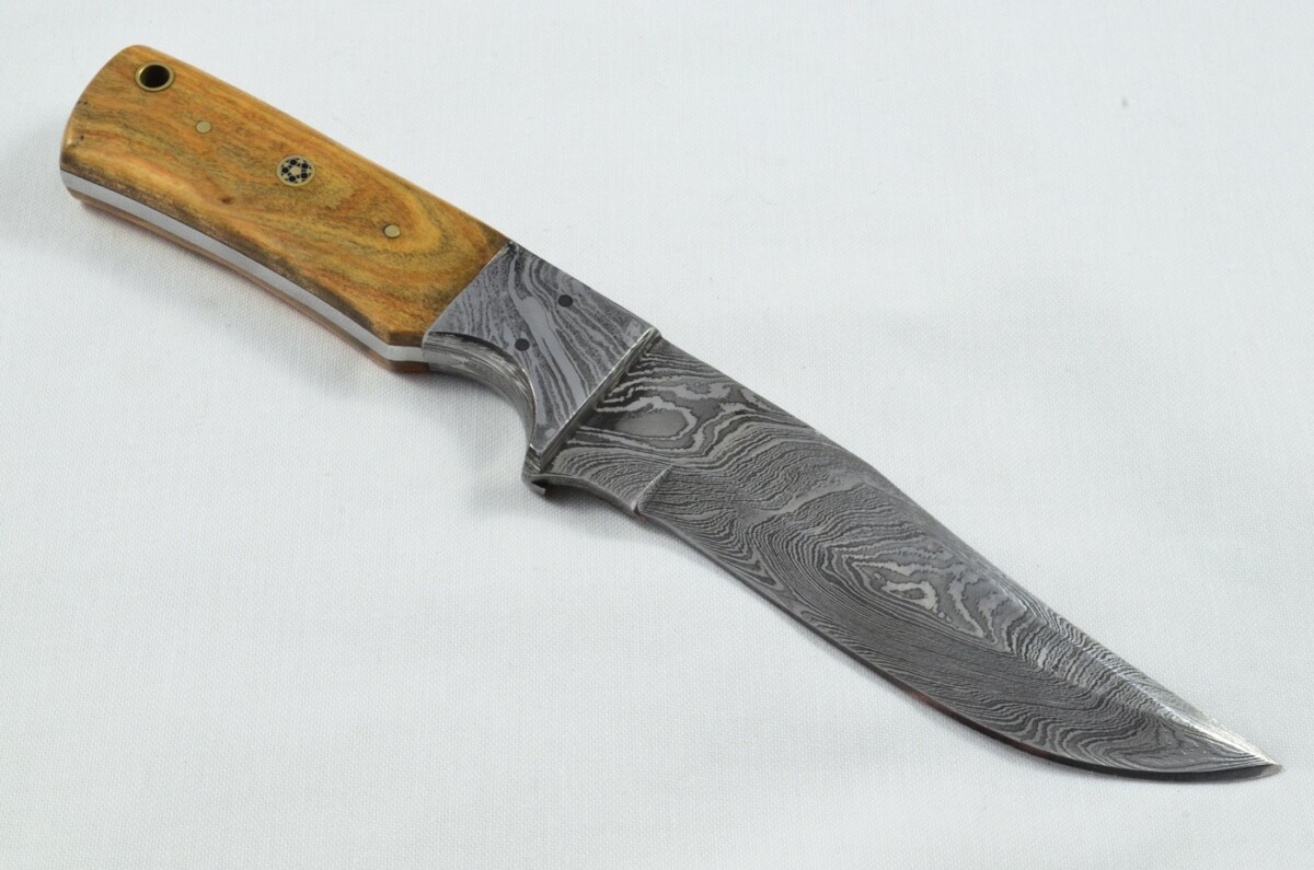 A Brand New Ladder Pattern Damascus Steel Bowie Knife with Olive Wood Scales - Image 5