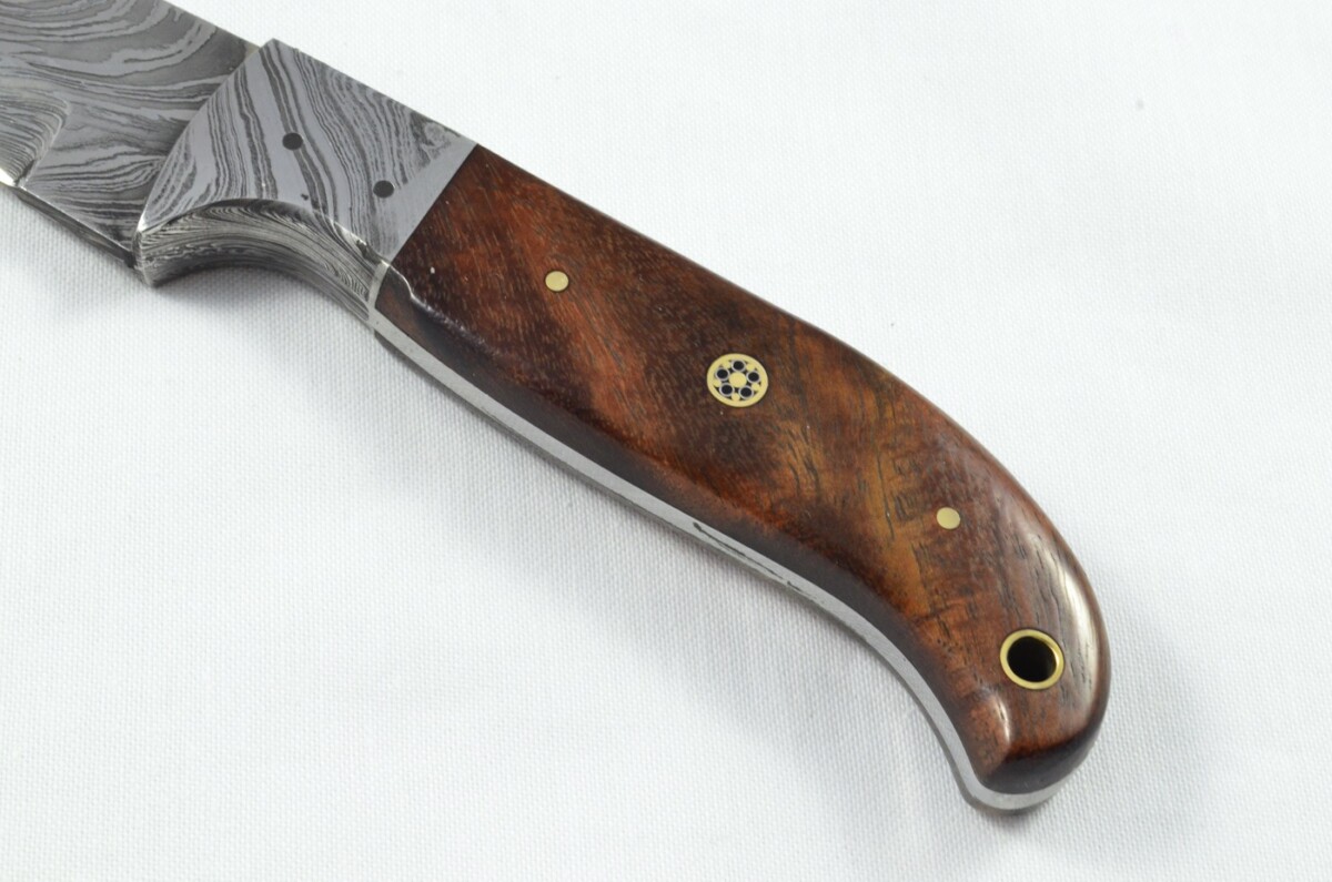 A Brand New Ladder Pattern Damascus Steel Straight Hunting Knife with Rosewood Scales - Image 3