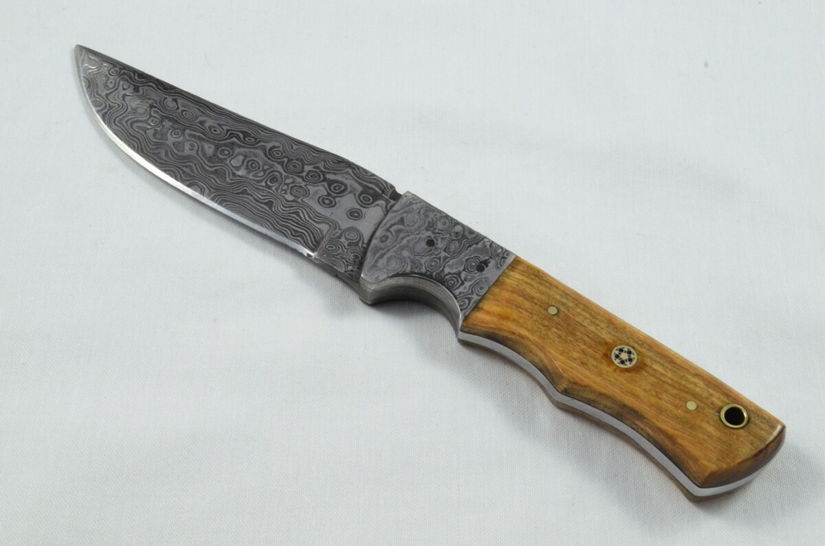 A Brand New Raindrop Pattern Damascus Steel Bowie Knife with Olive Wood Scales - Image 2