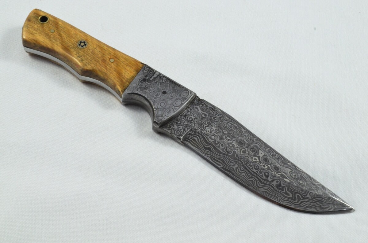 A Brand New Raindrop Pattern Damascus Steel Bowie Knife with Olive Wood Scales - Image 5