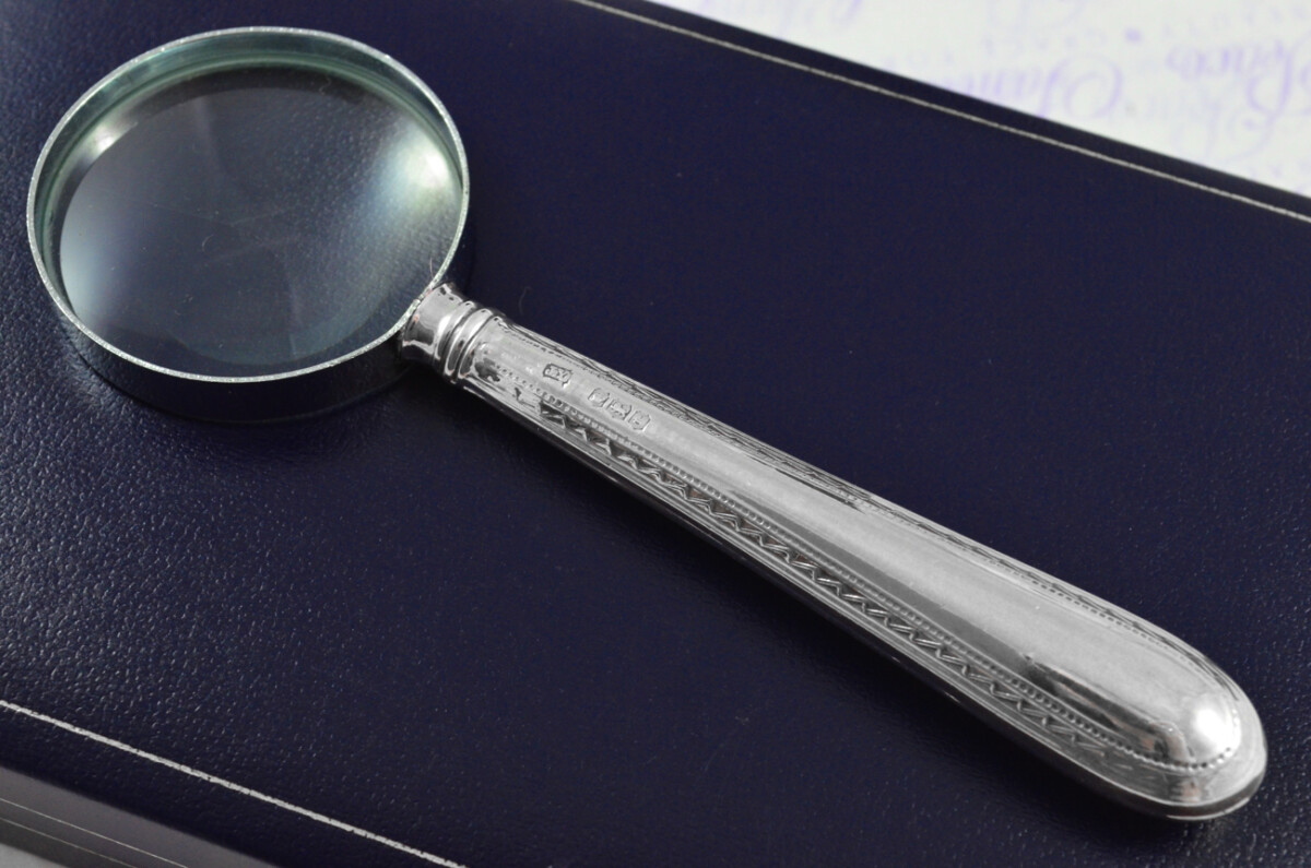 John Yates Feather Edge Pattern Sterling Silver Magnifying Glass Sheffield 1924