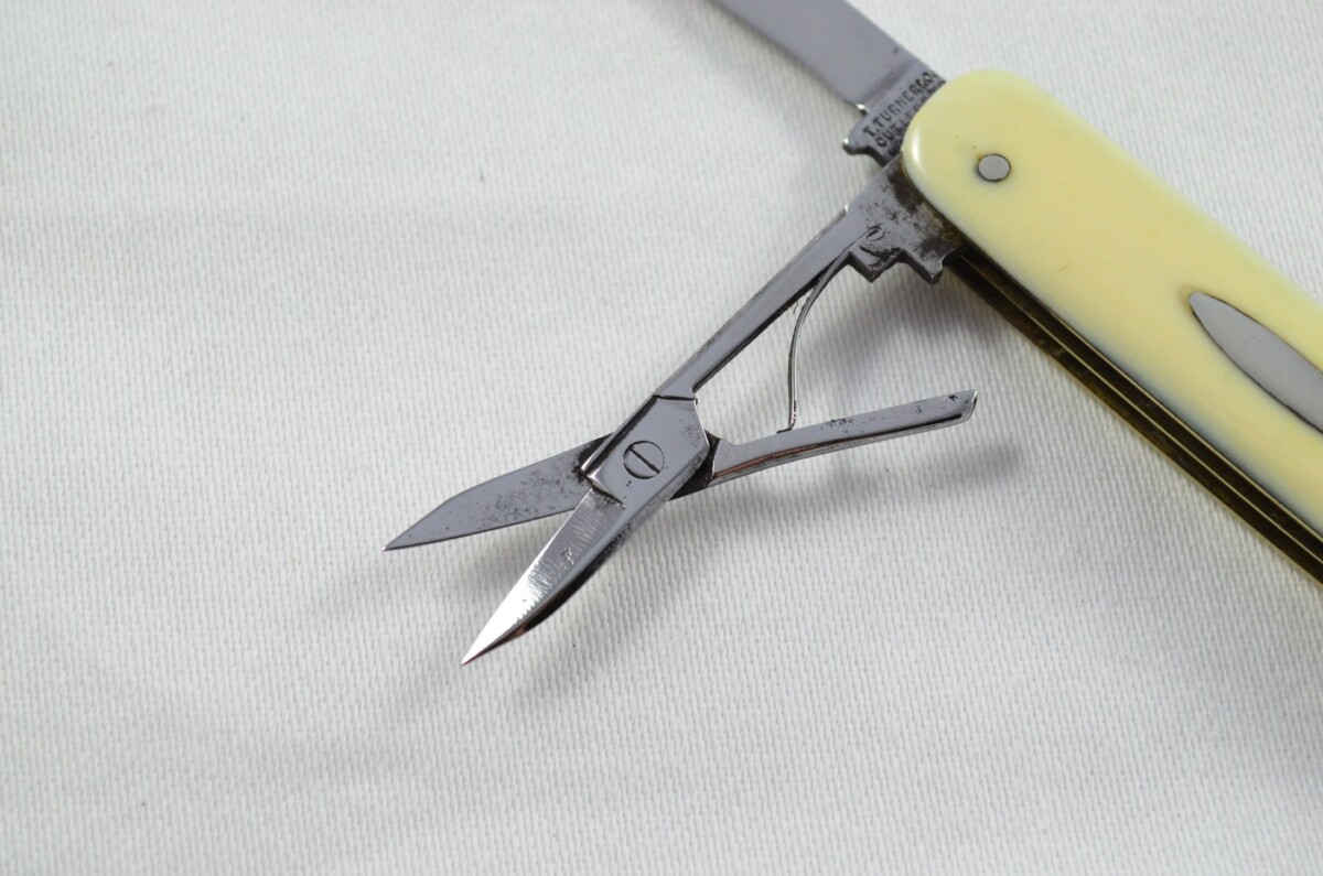T. Turner Encore Carbon Steel Bladed Ivory Scaled Pen/Pocket Knife - Image 3