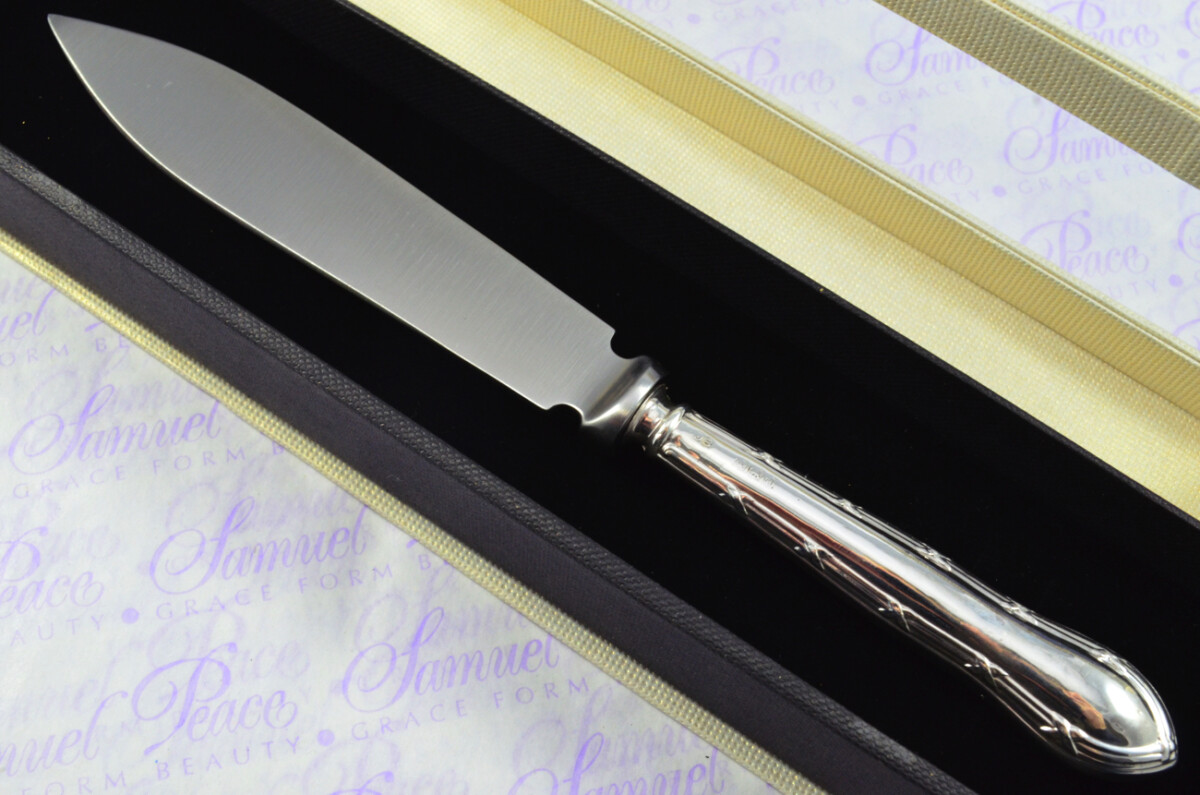 John Biggin Sterling Silver Handled Letter Opener Ribbon & Bow Pattern 1921 Cased - Image 2