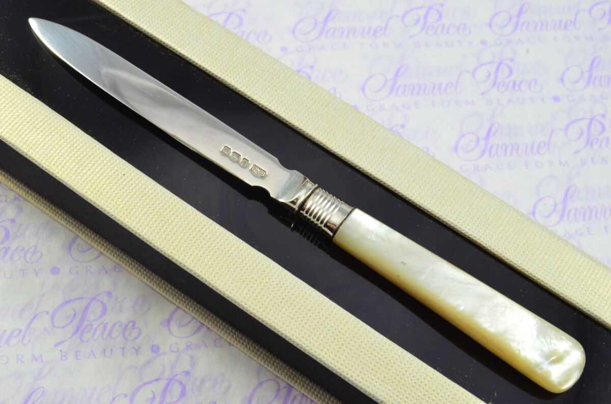 Roberts & Belk Solid Silver Bladed & Mother of Pearl Handled Letter Opener Sheffield 1924 Cased