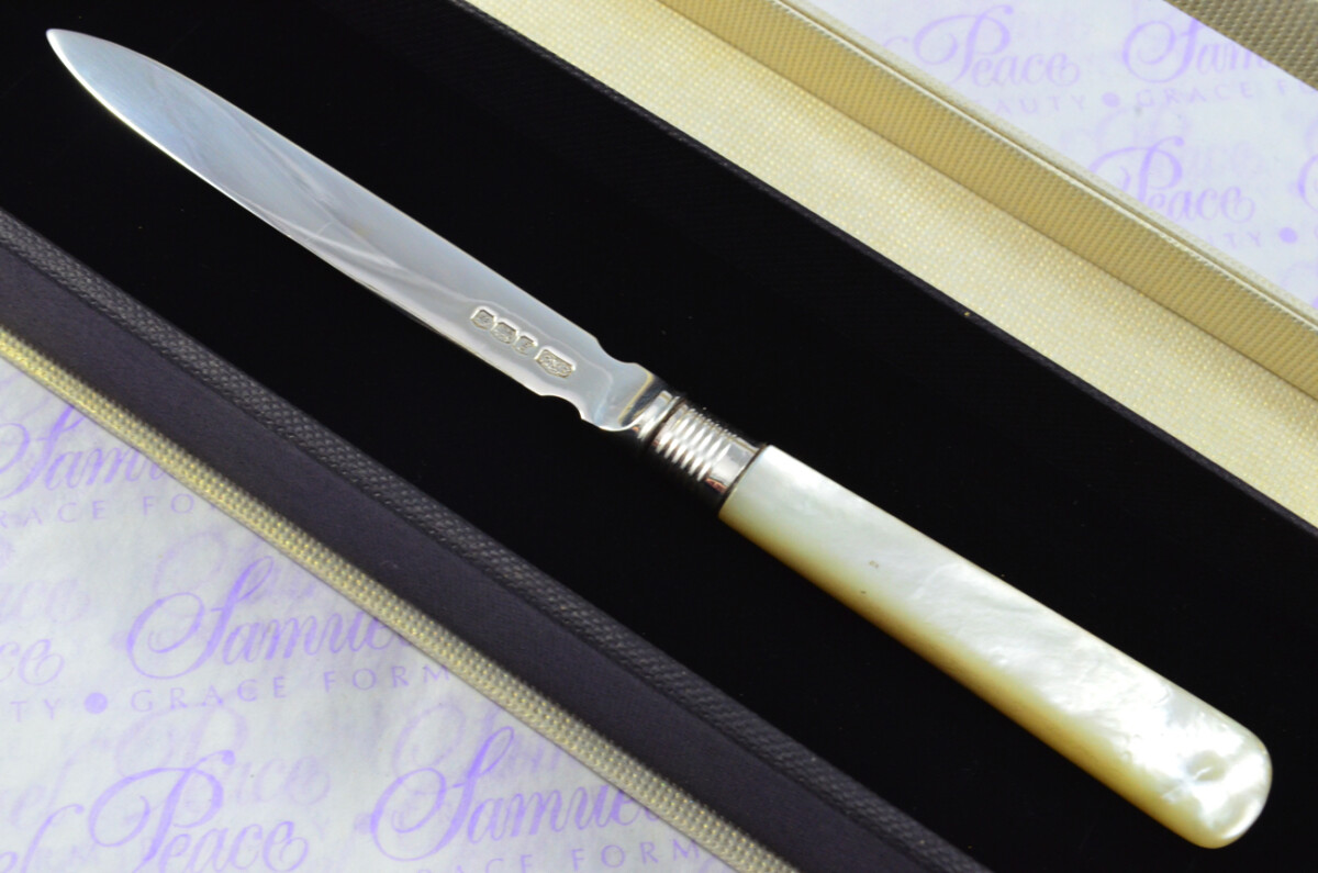 Roberts & Belk Solid Silver Bladed & Mother of Pearl Handled Letter Opener Sheffield 1924 Cased - Image 2