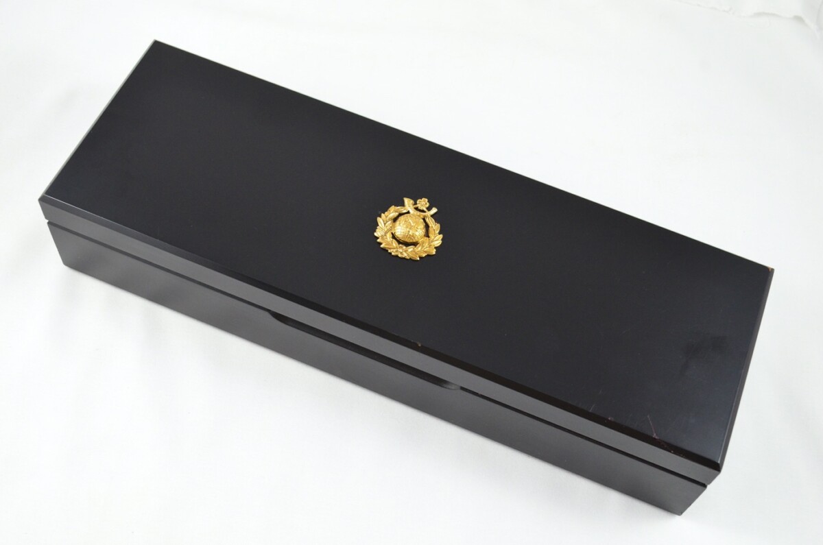 Scorpion Knives & Samuel Staniforth – Pair of Type 3 & Type 2 Commando Knives in Presentation Case - Image 10