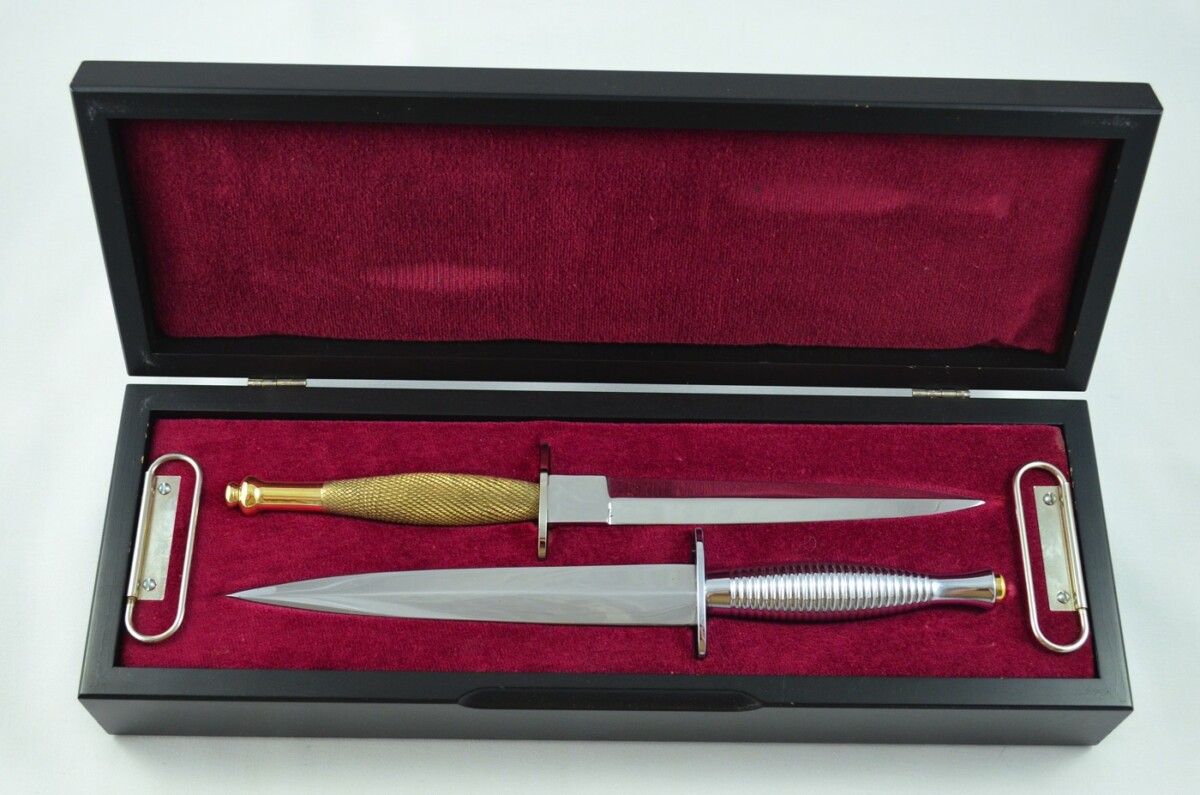 Scorpion Knives & Samuel Staniforth – Pair of Type 3 & Type 2 Commando Knives in Presentation Case