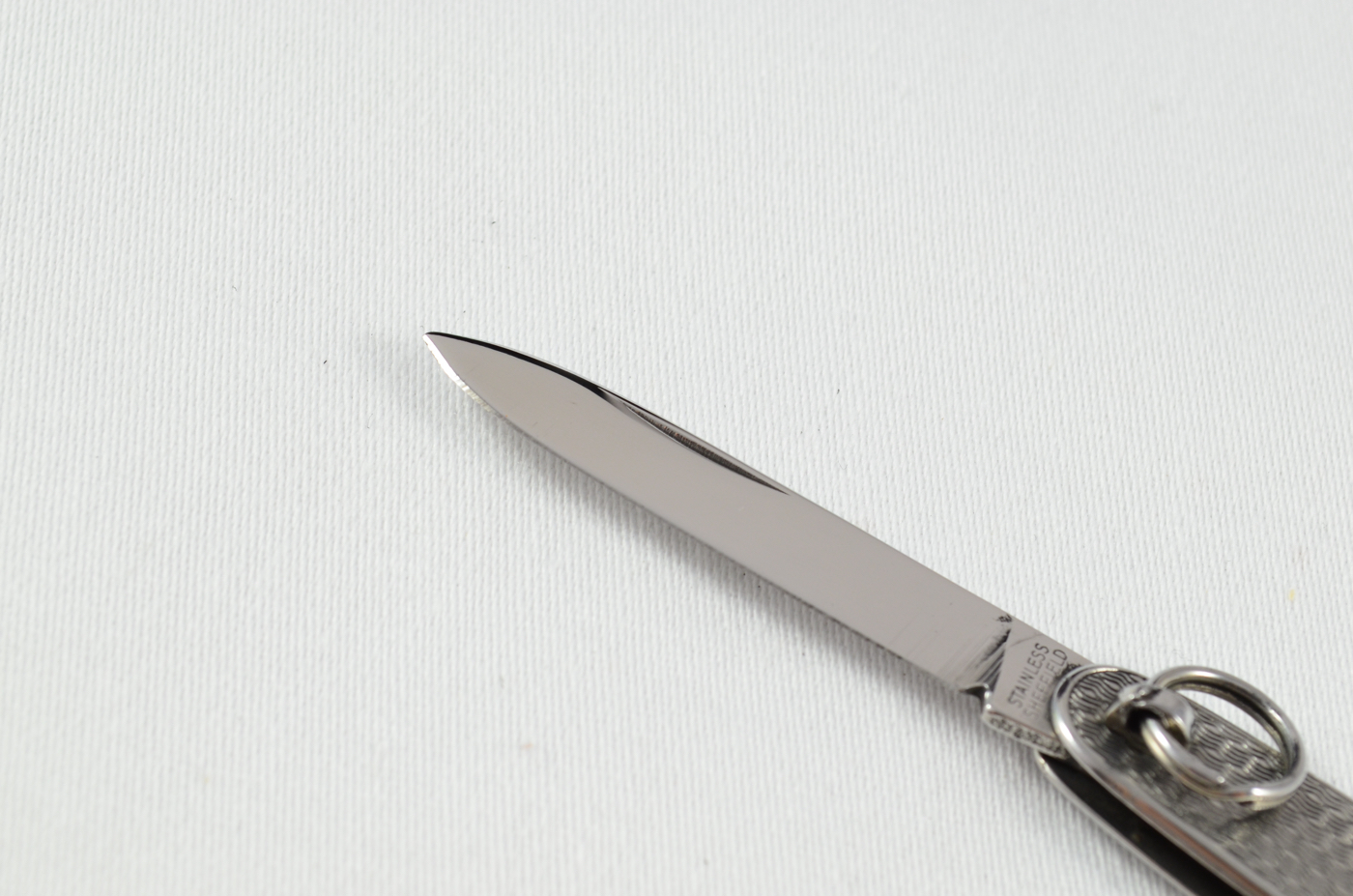 A Sheffield, England Engine Turned Ring Pocket Pen Knife - Image 2