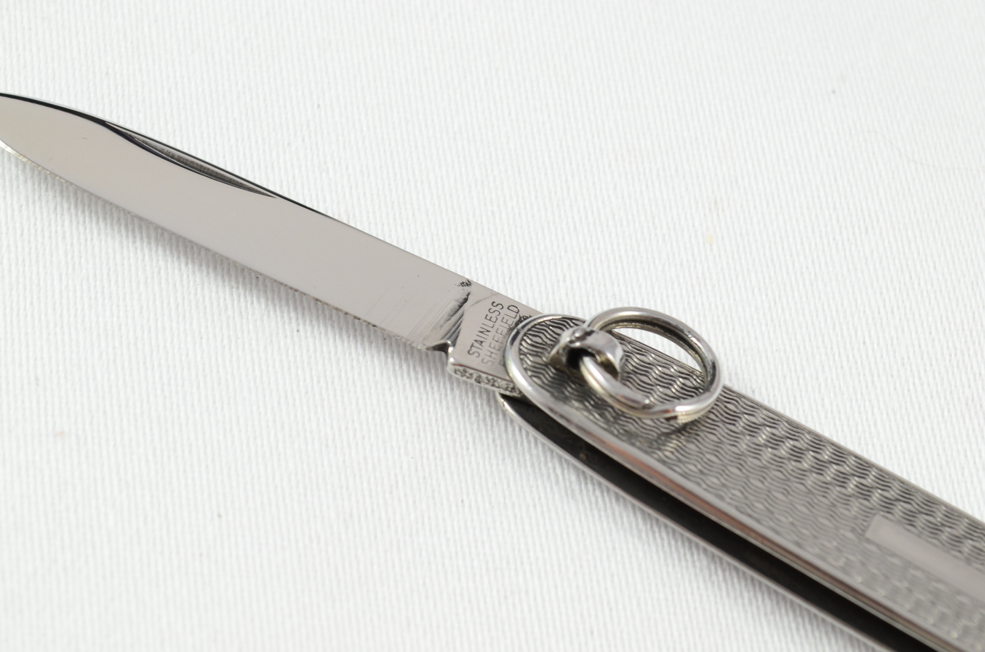 A Sheffield, England Engine Turned Ring Pocket Pen Knife - Image 3