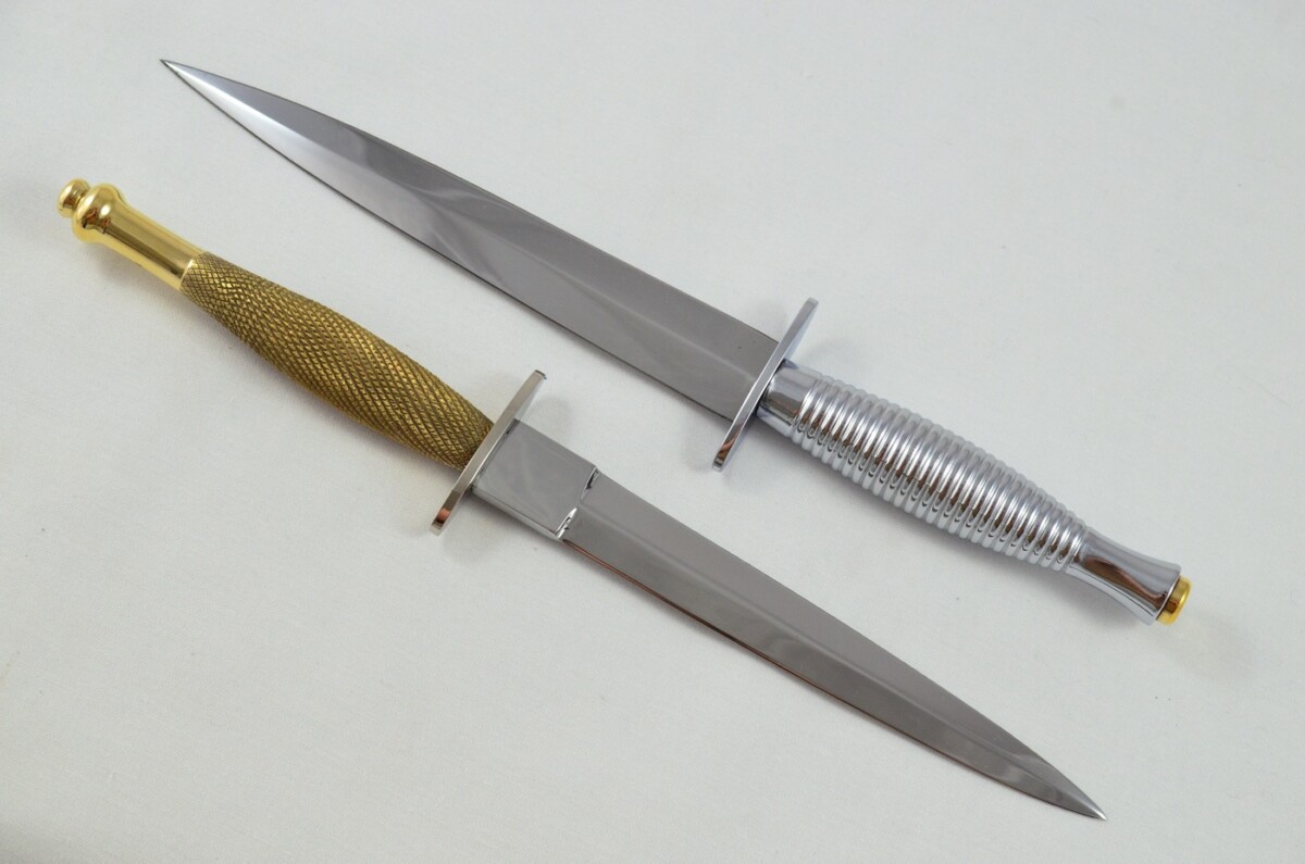 Scorpion Knives & Samuel Staniforth – Pair of Type 3 & Type 2 Commando Knives in Presentation Case - Image 4
