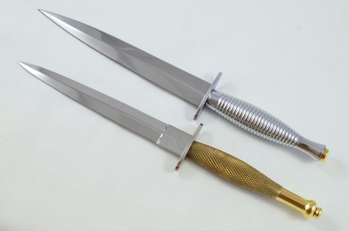 Scorpion Knives & Samuel Staniforth – Pair of Type 3 & Type 2 Commando Knives in Presentation Case - Image 5