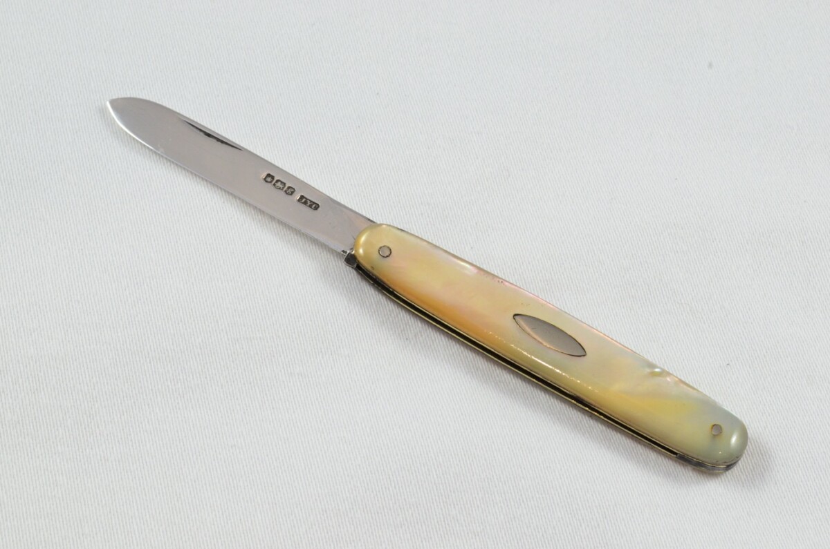 Sheffield J. Y Cowlishaw Folding Silver Bladed Mother of Pearl Scaled Pocket Pen Knife