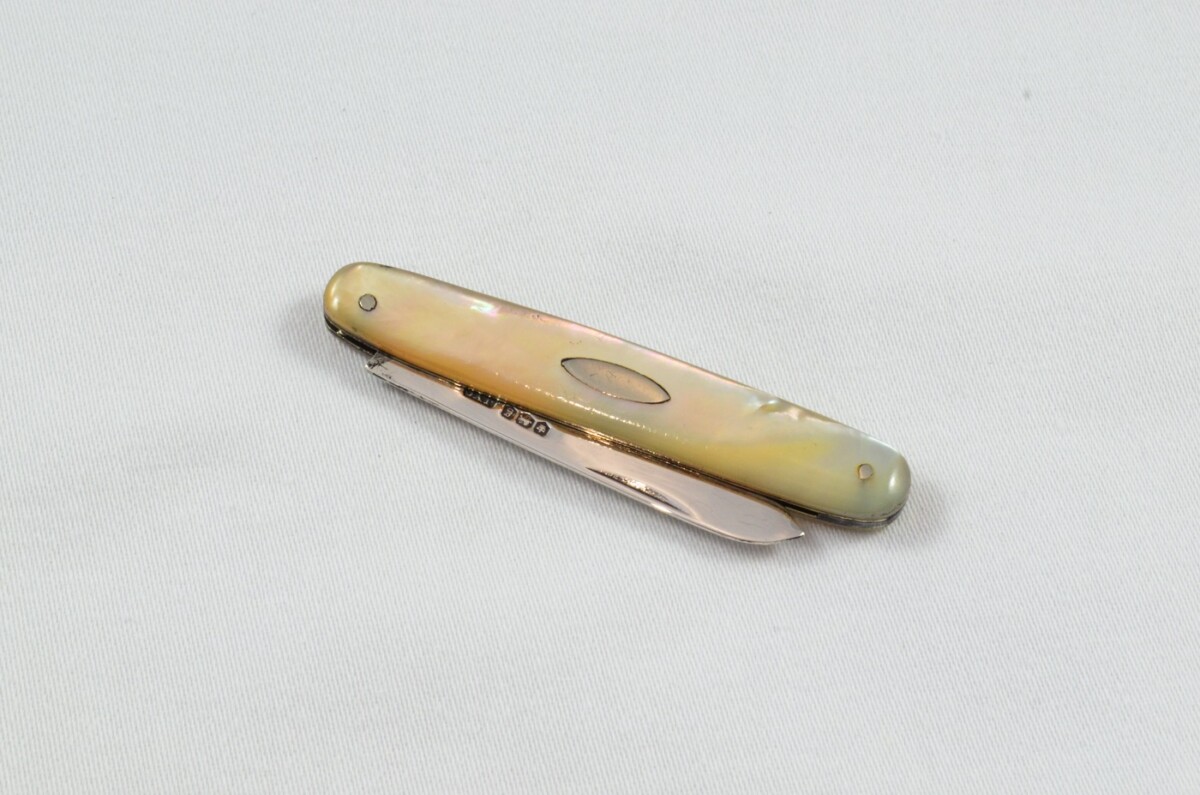 Sheffield J. Y Cowlishaw Folding Silver Bladed Mother of Pearl Scaled Pocket Pen Knife - Image 4